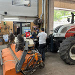 Kehrmaschine montieren auf Steyr 6190 CVT