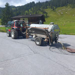 ...mit Lindner Lintrac und Pumpfass