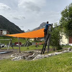 Neues Sonnensegel montieren Spielplatz sport.park