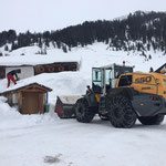 Mautstellenhütte abschaufeln in Zug