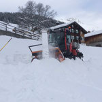 Holder C70 SC-W im Fräseinsatz Strass - Vorbereitungen für Winterwanderweg Oberstubenbach - Sportpark