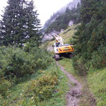 Schneedruckwege sanieren mit Schneider Erdbau Bagger, L198 und Wanderweg Zürs