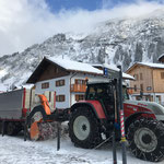 Hängerfräse bei der Bergbahn Oberlech