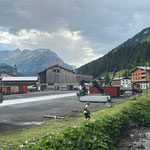 Schlosskopfplatz vorbereiten für Veranstaltung Walsertreffen