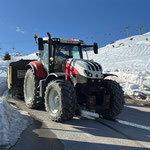 Anhängerkehrmaschine in Oberlech