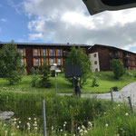 Montage Pensionsbeschilderung in Oberlech