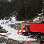 Winterwanderweg Zürs-Lech: Auffräsen von Schnee für Verschubarbeiten mit Paana