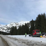 Pistenbully 100, Abendpräparierung Winterwanderweg in Zug