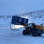 Veranstaltung FIS Alpine Junioren Skiweltmeisterschaften, Containertranport mit Lader 550, Zürs