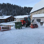 "Nachputzen" mit Holder C70 SC und Fräse am Kirchplatz