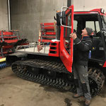 Pistenbully 100 startklar machen und reinigen