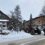 Schneeräumung alte Bundesstraße, mit Steyr 6190 CVT und Hängerfräse