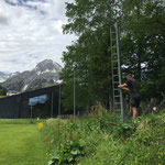 Wassersprenkelanlage installieren am Fußballplatz