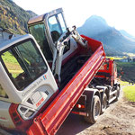 Baggerabtransport mit Unimog 530