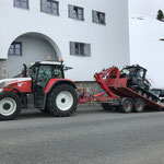 Snow Rabbit-Transport nach Zürs, mit Steyr 6190 CVT und Bigabhänger...