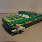Ramone (green) w/ paintgun