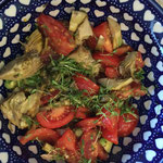 Artischocken-Tomaten-Salat mit Kapern