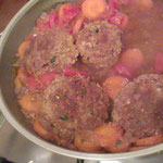 Frikadellen mit Rotwein-Ratatouille