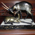 Sculpture en régule sur socle marbre "le couple de gazelle" époque Art déco