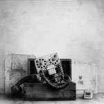 Teléfono roto 2005 || Técnica mixta sobre tabla, 57X63 cm.