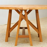 Round LA table, 140