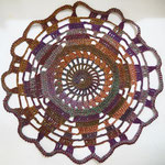 ハンドメイド作家「ami ami 521」さんのドイリーです。直径が30センチ程です。お部屋のアクセントに！￥2,000