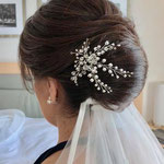 Braut styling #Braut Haarschmuck # Braut Frisur #Mobile Visagistin #Braut Hochsteckfrisur