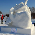 DEAD HUG - Snow (400x400x400cm.)