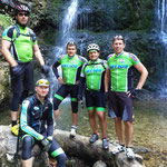 Samstag - wunderschöner Wasserfall mit der Tourengruppe