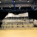 Des animaux/robots ? qui se déplacent seuls, mécaniquement, sous l'impulsion du vent