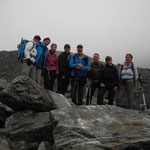 Gruppenbild am Fuße des Gletschers. (Yvonne, Marianne, Tina, Ich, Robert, Michael, Rainer, Karin)