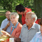 Foto Andrea Weinke / Fest im Pfarrgarten / Gemeinde und Kirche