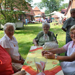 Foto Andrea Weinke / Fest im Pfarrgarten / Gemeinde und Kirche