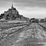 Travaux pour le rétablissement du caractère maritime du Mont saint Michel février 2012