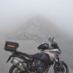 KTM im Nebel - Col d´Agnel