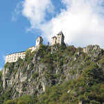 Blick von Klausen hinauf zum Kloster Säben