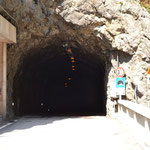 Urige Felsentunnel