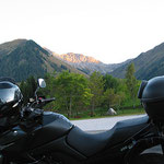 Immer wieder ein lohnendes Motiv :-) Die V-Strom in Berwang.