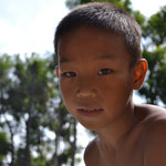 ein suesser kleiner asiatischer/singaporische Junge (a cute little asian/singaporian boy)