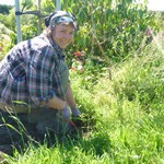 Magda is still very motivated to do weeding, isn´t she looking like that!