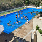 DESPUES DE LA PALIZA DEL BUS, NOS MERECEMOS UNA PISCINITA