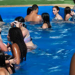 DESPUES DE LA PALIZA DEL BUS, NOS MERECEMOS UNA PISCINITA