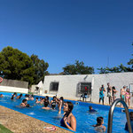 DESPUES DE LA PALIZA DEL BUS, NOS MERECEMOS UNA PISCINITA