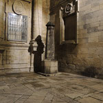 Ein Pilgerschatten an der Kathedrale
