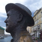 Trieste • James Joyce sul Ponterosso • © foto introitaly
