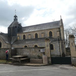 L'église Saint-Timothée et Saint-Apollinaire, Romain.
