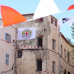 Les murs de la citadelle aux couleurs de la ville