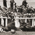 EMILY DAVISON SI SUICIDA PER PROTESTA DURANTE IL DERBY DI EPSOM