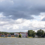 Das Hafendorf Rheinsberg mit seinem Wahrzeichen, dem Leuchtturm.