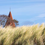 Die Kirche sieht man schon von weitem.